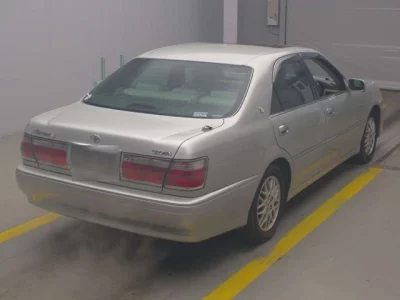 Toyota CROWN  с аукциона в Японии
