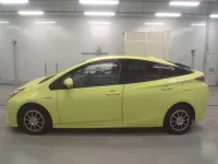 Toyota PRIUS лот № 30462 оценка 3.5  с аукциона в Японии 3