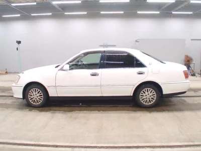 Toyota CROWN  с аукциона в Японии