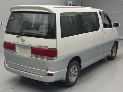 Toyota HIACE REGIUS  с аукциона в Японии