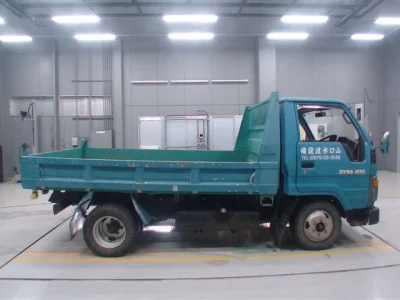 Toyota DYNA  с аукциона в Японии