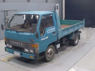 Toyota DYNA  с аукциона в Японии