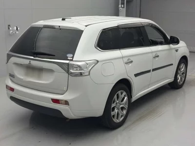 Mitsubishi OUTLANDER PHEV