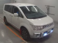 Mitsubishi DELICA D5 лот № 30479 оценка 3.5  с аукциона в Японии 4