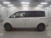 Mitsubishi DELICA D5 лот № 30479 оценка 3.5  с аукциона в Японии 3