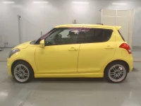 Suzuki SWIFT лот № 30482 оценка 4  с аукциона в Японии 3