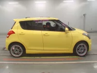 Suzuki SWIFT лот № 30482 оценка 4  с аукциона в Японии 2