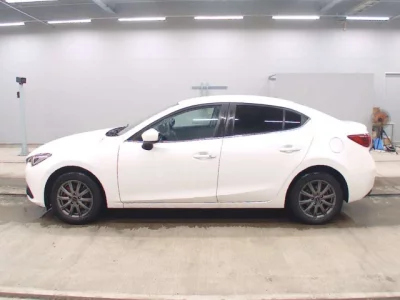 Mazda AXELA  с аукциона в Японии