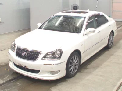 Toyota CROWN  с аукциона в Японии