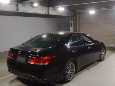 Toyota CROWN  с аукциона в Японии