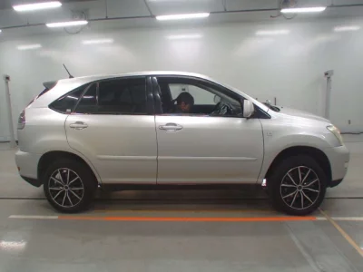 Toyota HARRIER  с аукциона в Японии