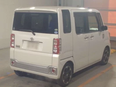 Toyota PIXIS MEGA  с аукциона в Японии