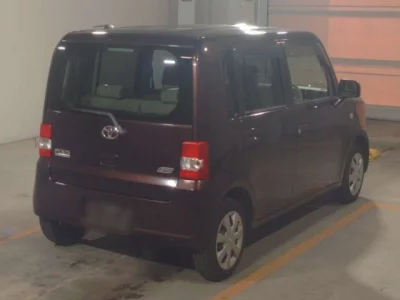 Toyota PIXIS SPACE  с аукциона в Японии