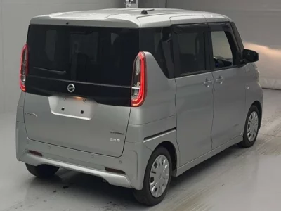 Nissan ROOX  с аукциона в Японии