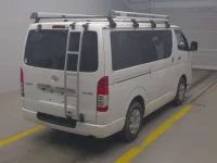 Toyota HIACE VAN лот № 62003 оценка R  с аукциона в Японии 1