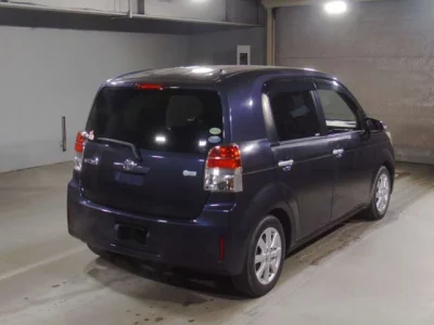 Toyota SPADE  с аукциона в Японии