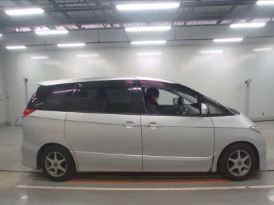 Toyota ESTIMA  с аукциона в Японии
