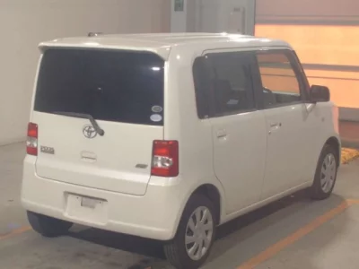 Toyota PIXIS SPACE  с аукциона в Японии