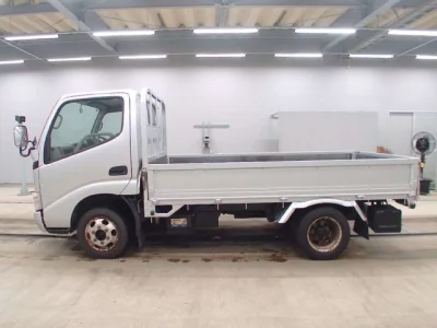 Toyota DYNA  с аукциона в Японии