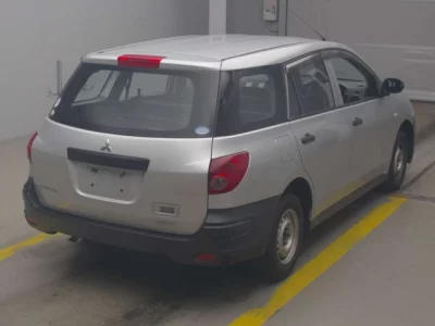 Mitsubishi LANCER VAN