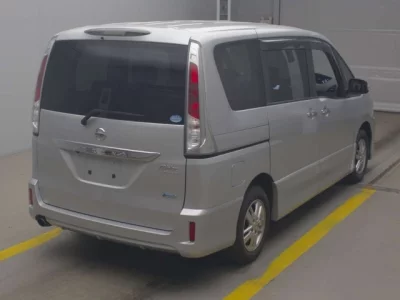 Nissan SERENA  с аукциона в Японии