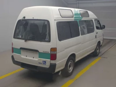 Toyota HIACE  с аукциона в Японии