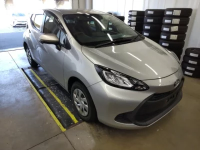 Toyota AQUA  с аукциона в Японии