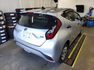 Toyota AQUA  с аукциона в Японии