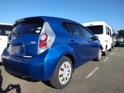 Toyota AQUA  с аукциона в Японии