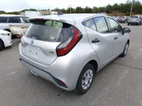 Toyota AQUA лот № 8381 оценка 4.5  с аукциона в Японии 2