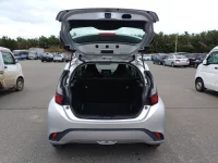 Toyota AQUA лот № 8381 оценка 4.5  с аукциона в Японии 6