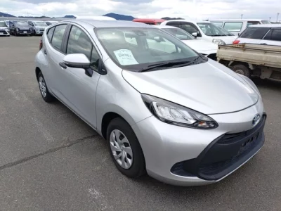 Toyota AQUA  с аукциона в Японии