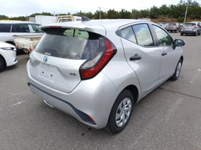 Toyota AQUA  с аукциона в Японии