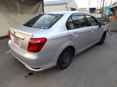 Toyota COROLLA AXIO  с аукциона в Японии