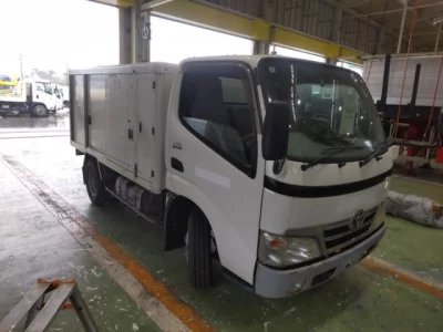 Toyota DYNA  с аукциона в Японии
