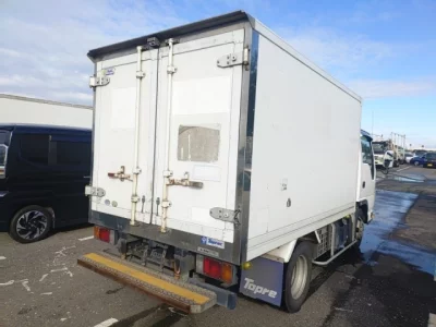Isuzu ELF  с аукциона в Японии