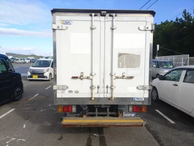 Isuzu ELF  с аукциона в Японии