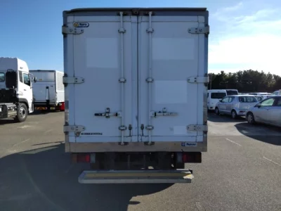 Isuzu ELF  с аукциона в Японии