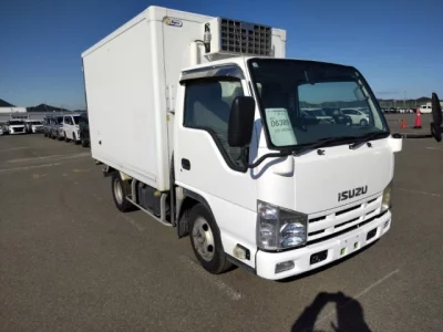 Isuzu ELF  с аукциона в Японии