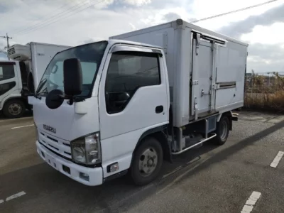 Isuzu ELF  с аукциона в Японии