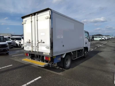 Isuzu ELF  с аукциона в Японии