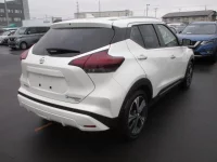 Nissan KICKS лот № 3018 оценка 4.5  с аукциона в Японии 1