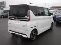 Nissan ROOX лот № 3001 оценка 4.5  с аукциона в Японии 1
