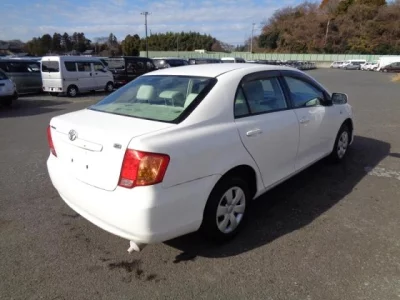 Toyota COROLLA AXIO  с аукциона в Японии