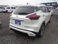 Nissan KICKS лот № 2203 оценка 4  с аукциона в Японии 1