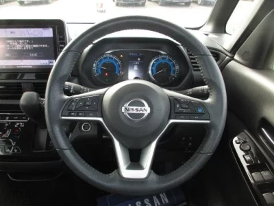 Nissan ROOX  с аукциона в Японии