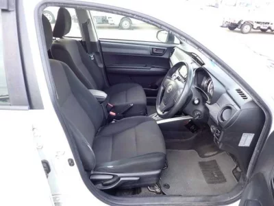 Toyota COROLLA FIELDER  с аукциона в Японии