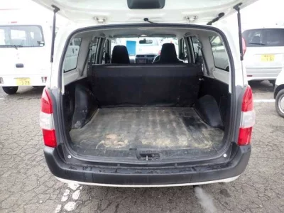 Toyota SUCCEED  с аукциона в Японии