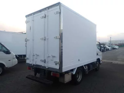 Toyota DYNA  с аукциона в Японии