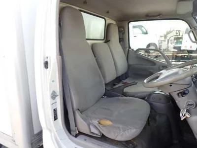 Toyota DYNA  с аукциона в Японии